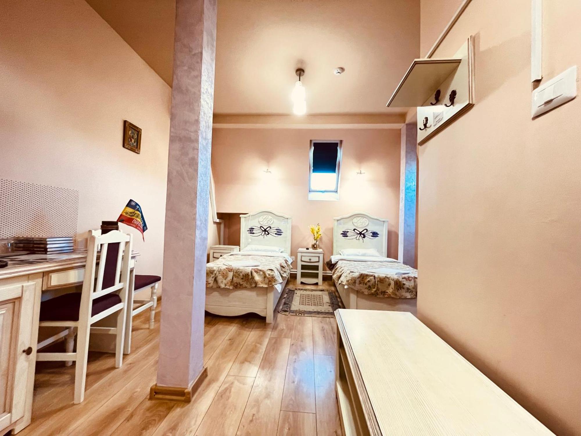 Leaganul Bucovinei Guest House Suceava Habitación foto
