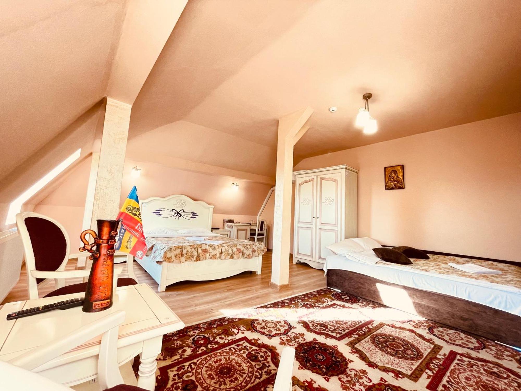 Leaganul Bucovinei Guest House Suceava Habitación foto